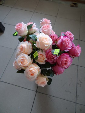 Розы флористические букет